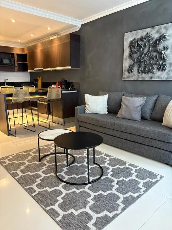 France Golf Apart - Flat Deluxe con estacionamiento privado, pileta y gimnasio