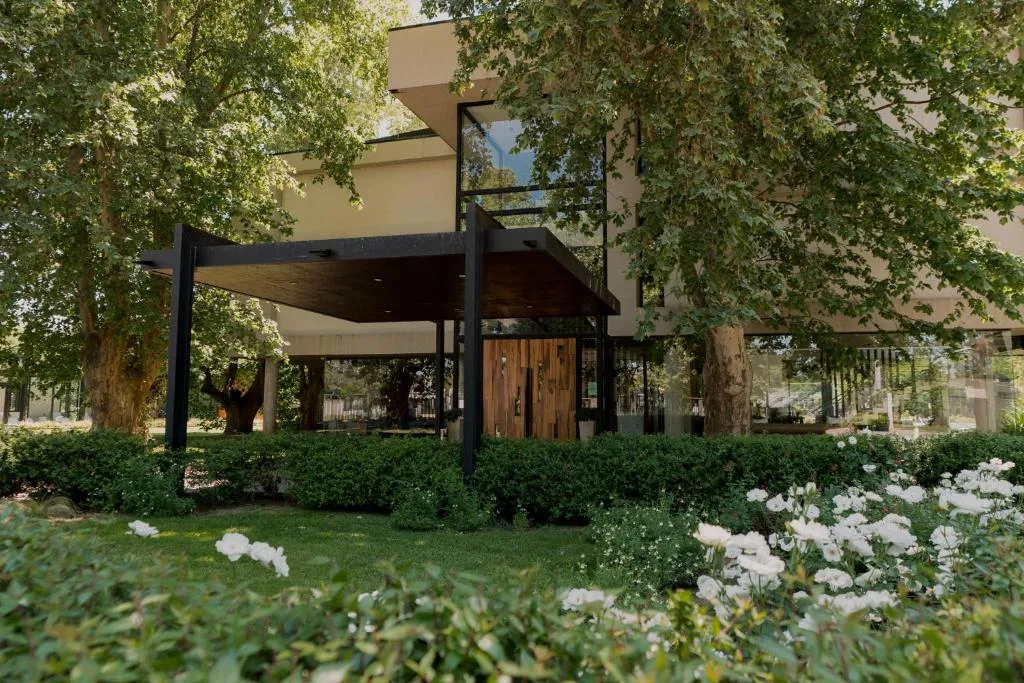 La Urumpta Hotel, AKEN MIND — 2