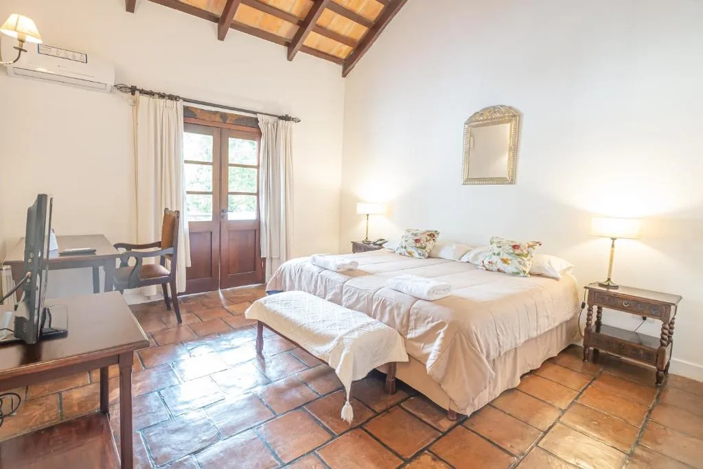 Las Moras Hotel — 3
