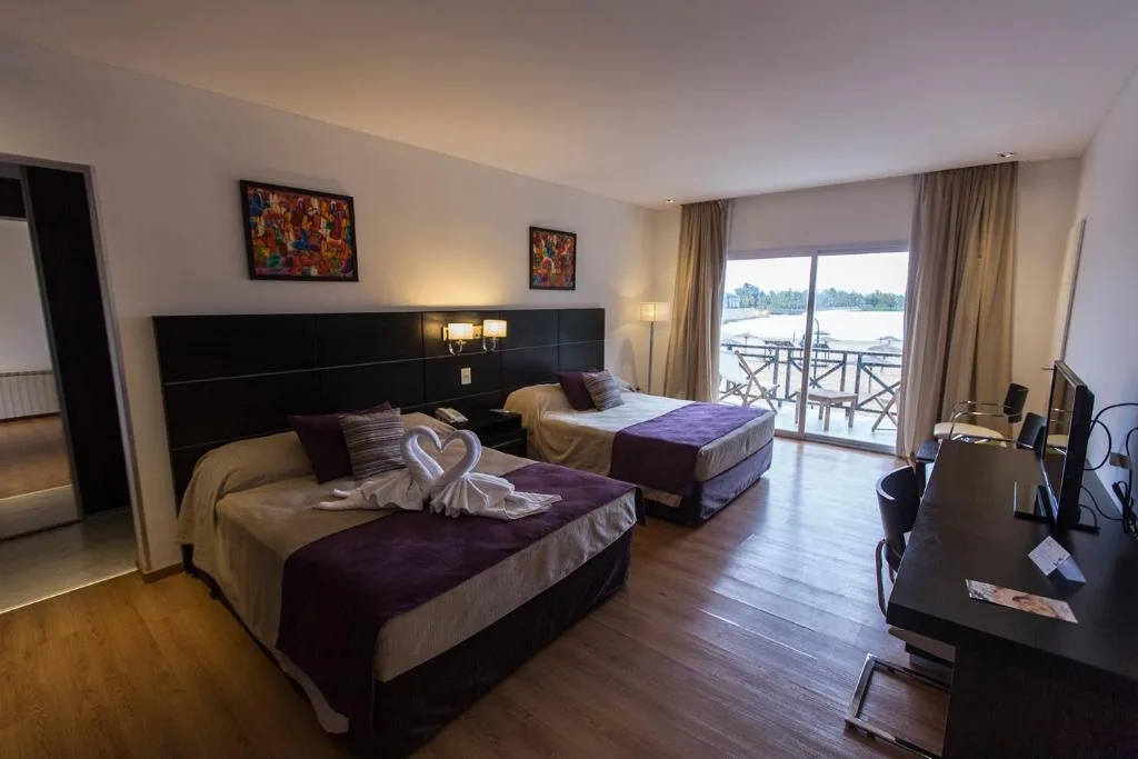 Howard Johnson Marinas & Resort — 4