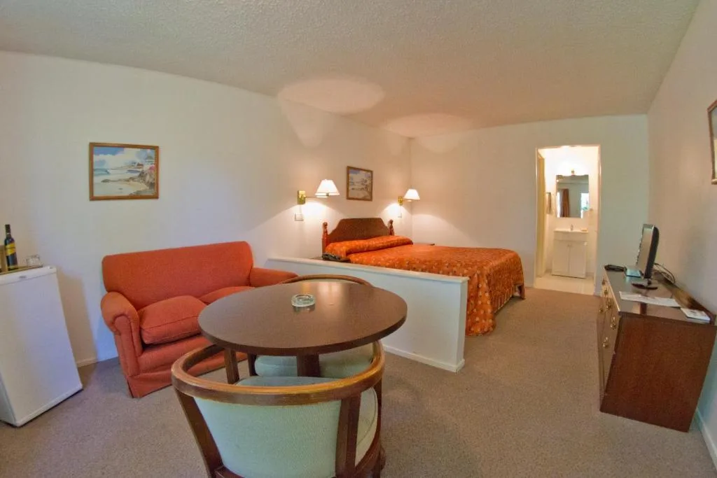 Family Inn — 2