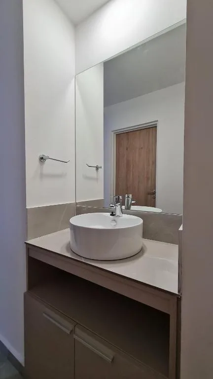 Victor Hotel — 3