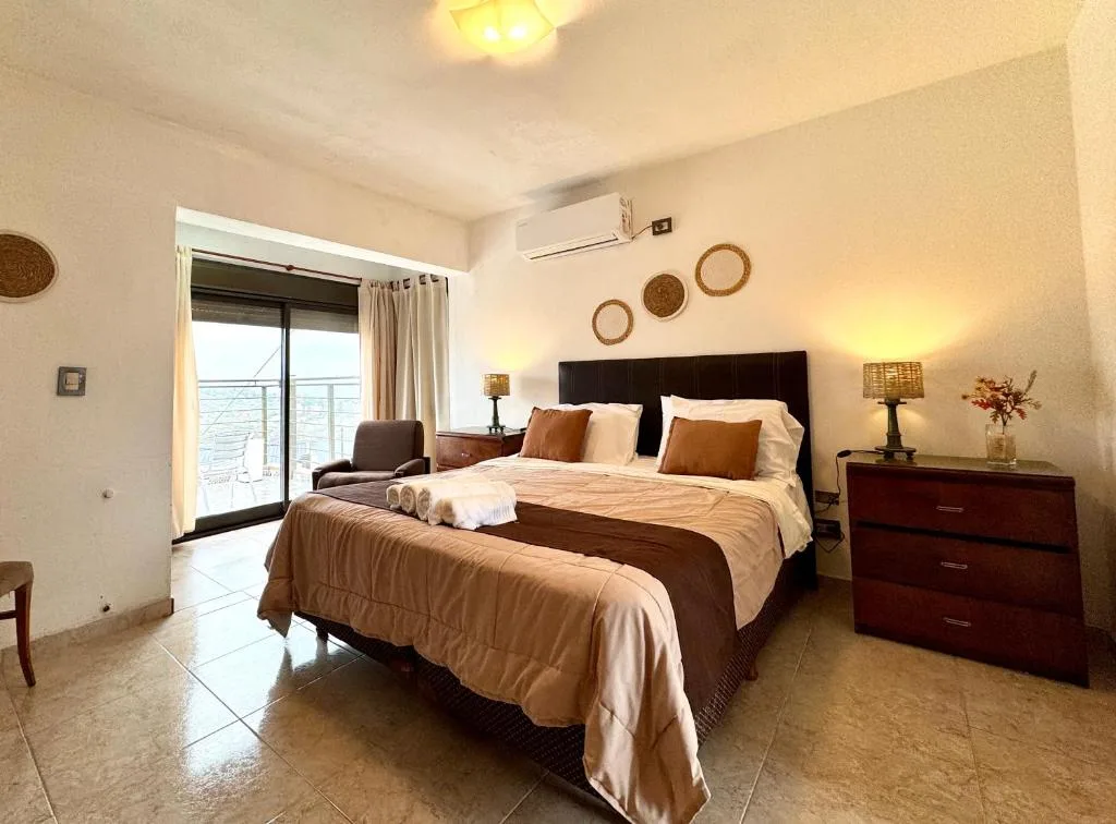 Vivaldi Suites — 2