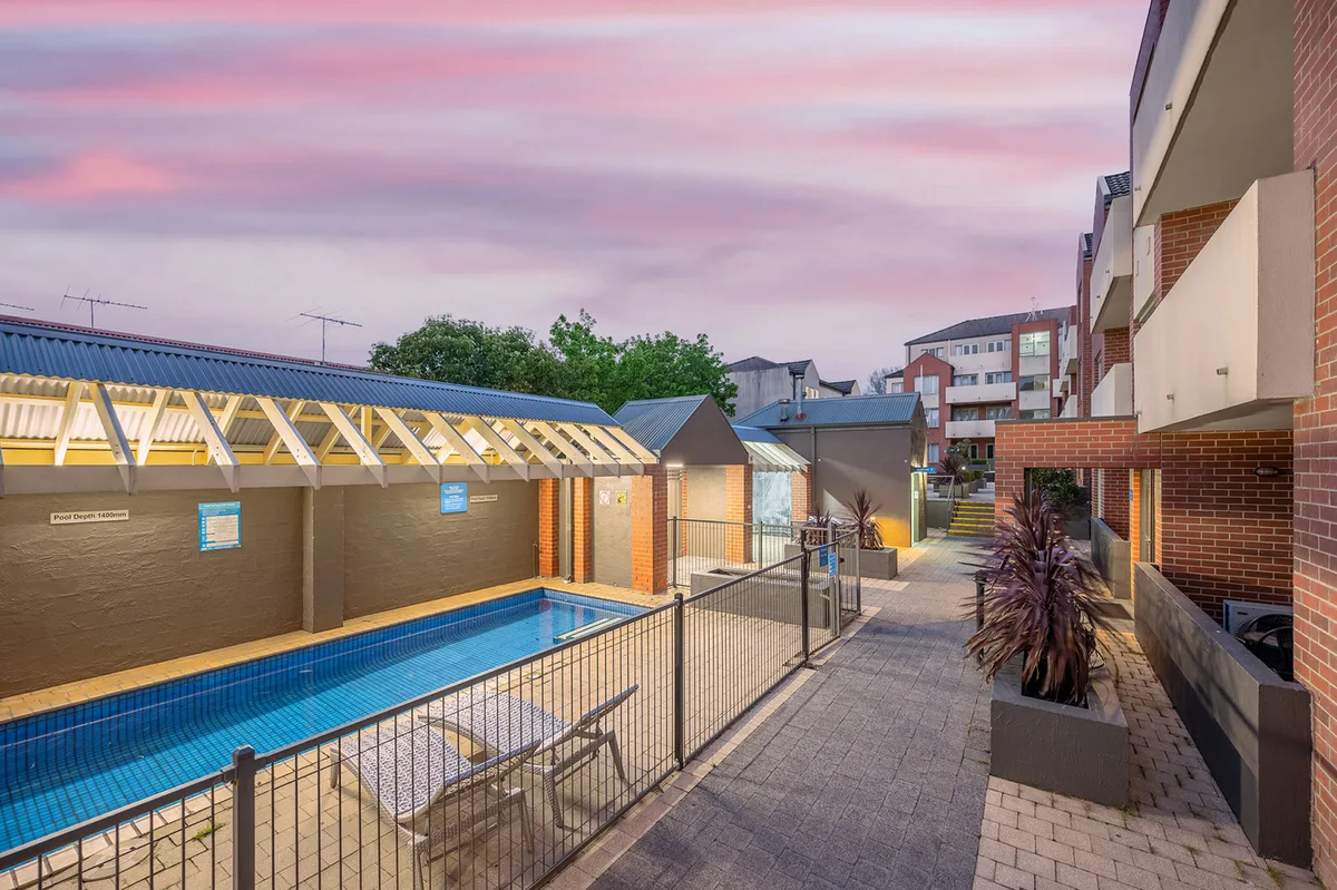 MainStay Suites Kew — 2