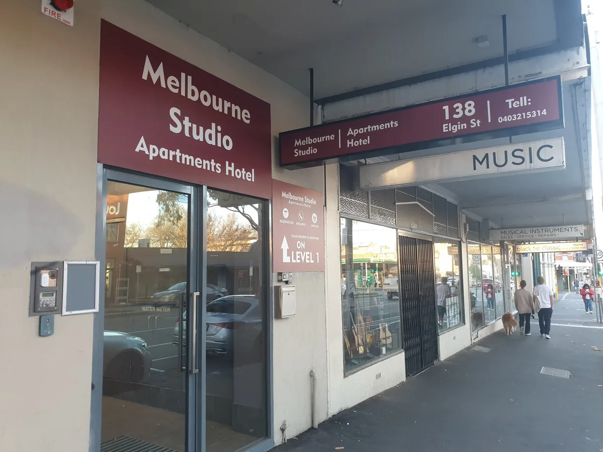 Melbourne Studio Apartments Hotel @ 138 Elgin Carlton — 4