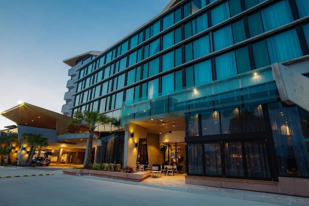 Eatons Hill Hotel — 4
