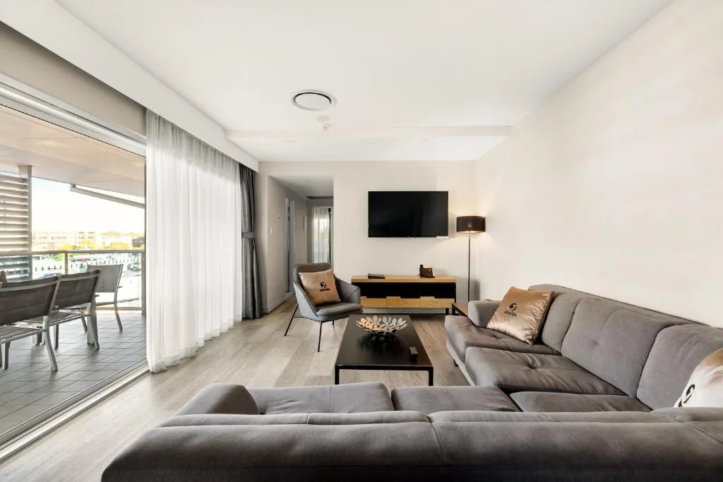 Jephson Hotel & Apartments — 3