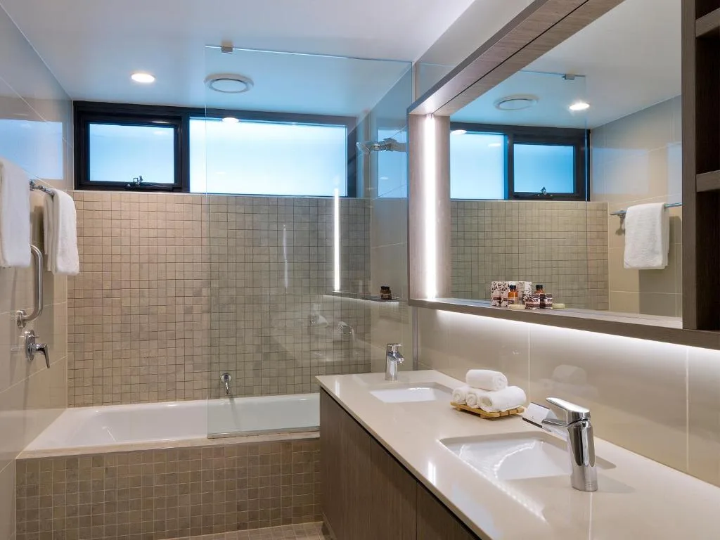 The Glen Hotel and Suites — 3