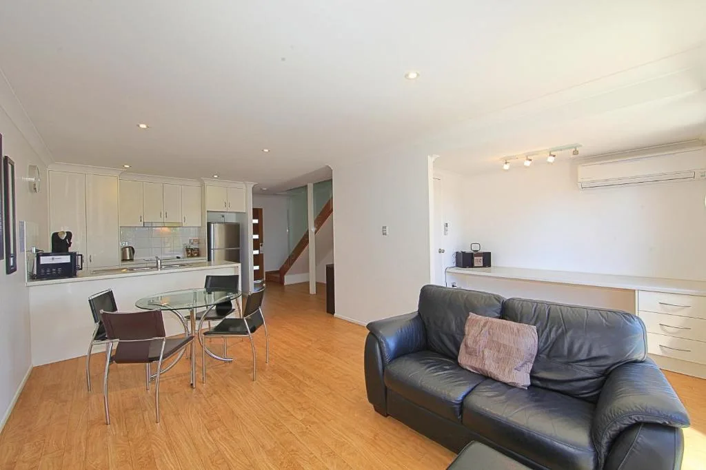 Alexandra Apartments — 4