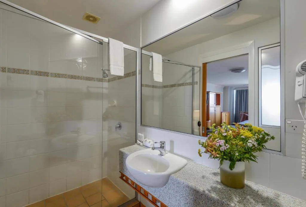 Burnett Riverside Hotel — 3