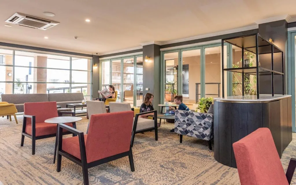 Burnett Riverside Hotel — 4