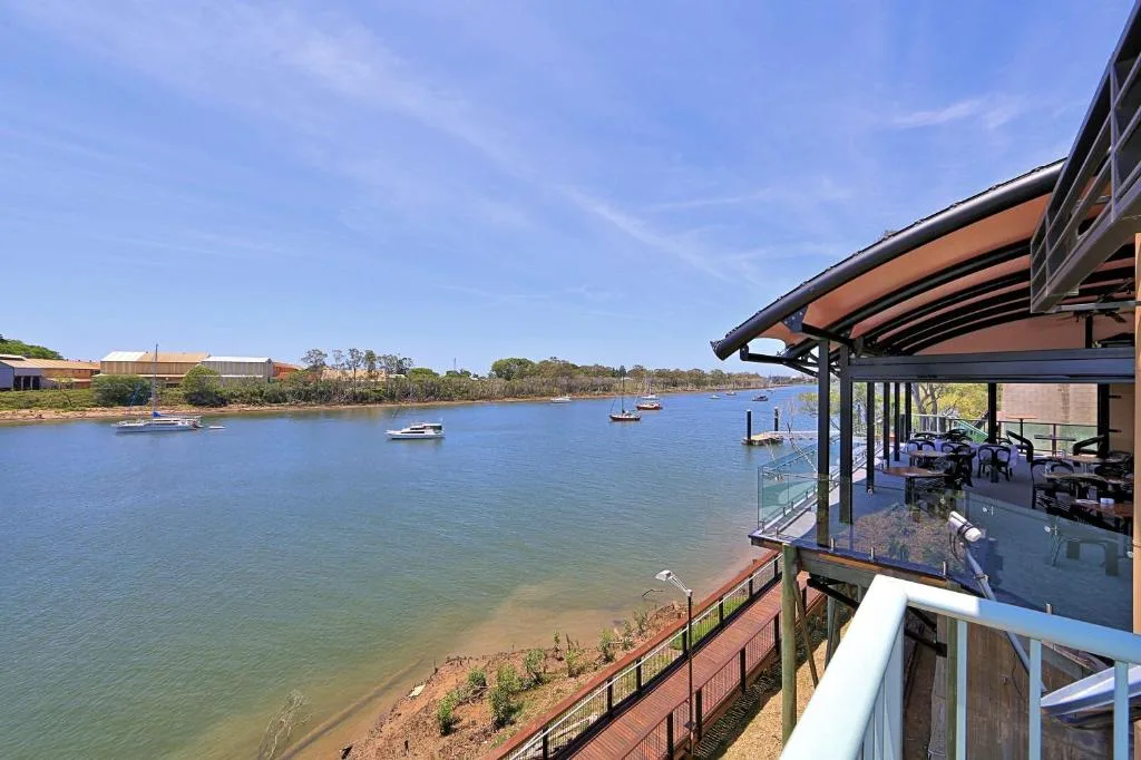 Burnett Riverside Hotel — 5