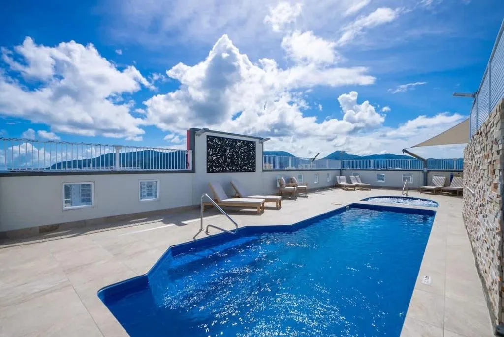 Cairns Central Getaway - A Sleek City Studio — 3