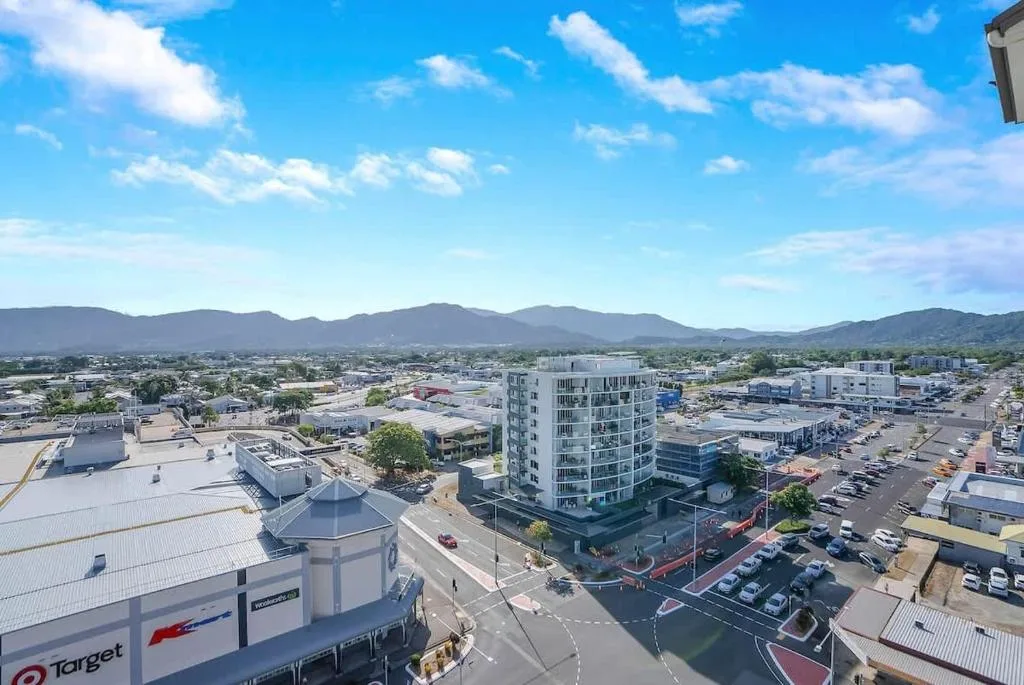 Cairns Central Getaway - A Sleek City Studio — 5