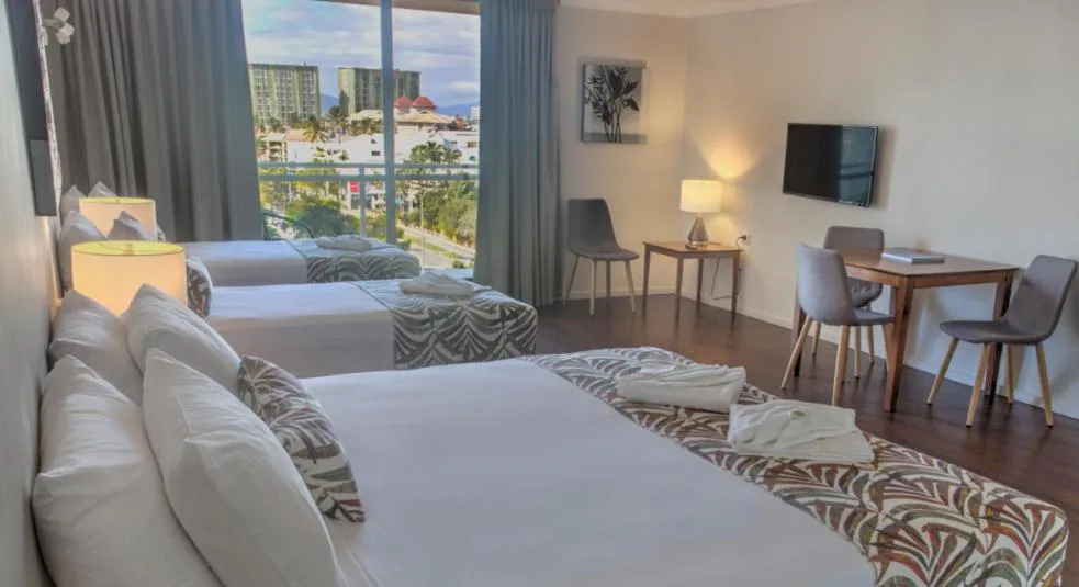 Cairns Plaza Hotel — 5