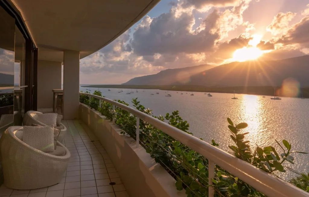 Hilton Cairns — 3