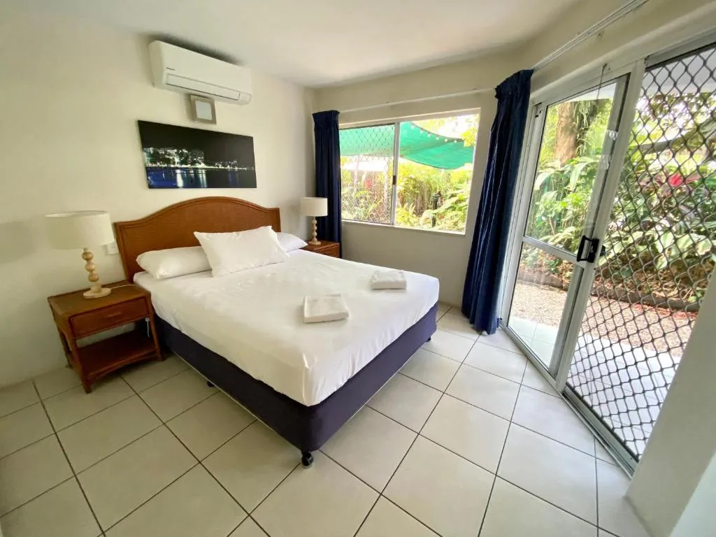 Reef Gateway Apartments — 2