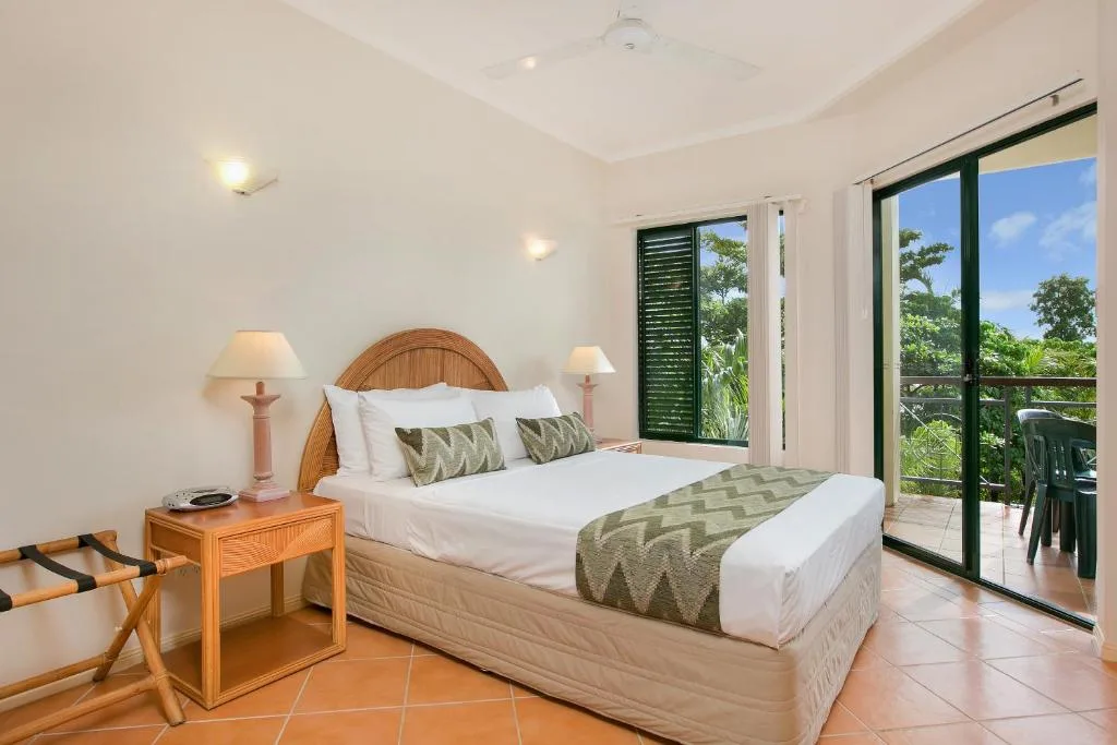 Tropic Towers Apartments — 2