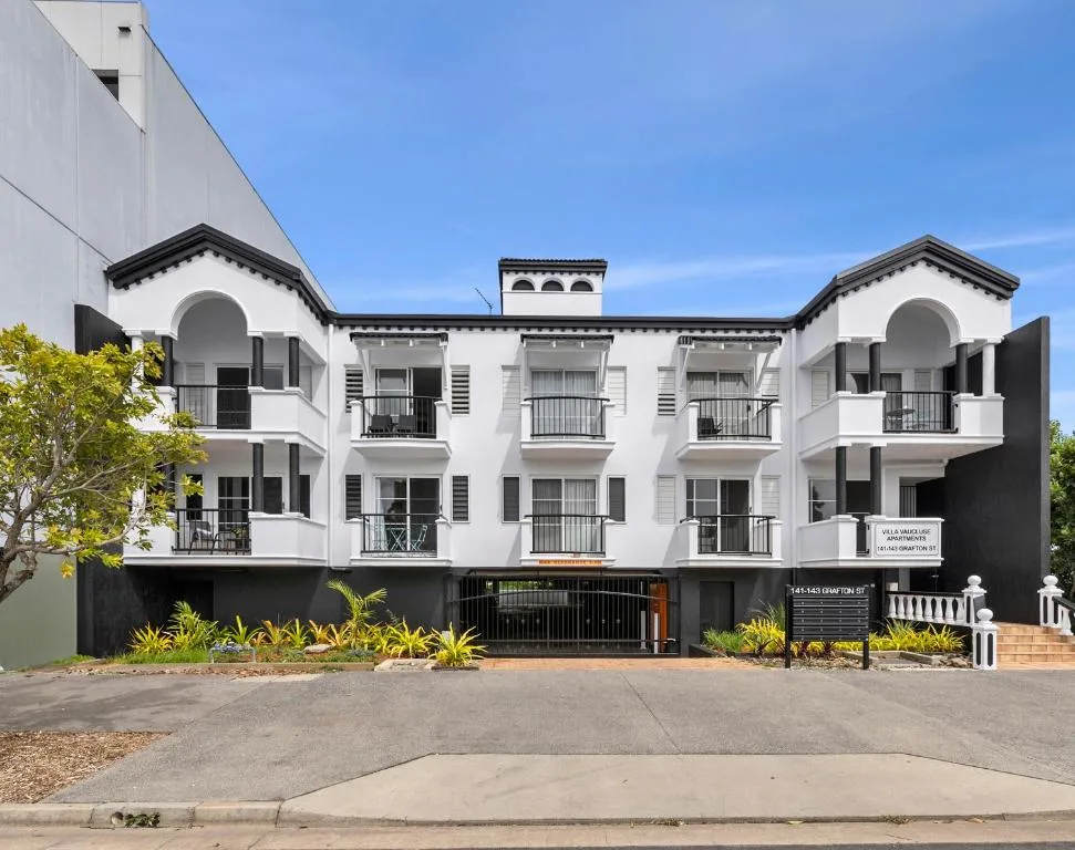 Villa Vaucluse Apartments