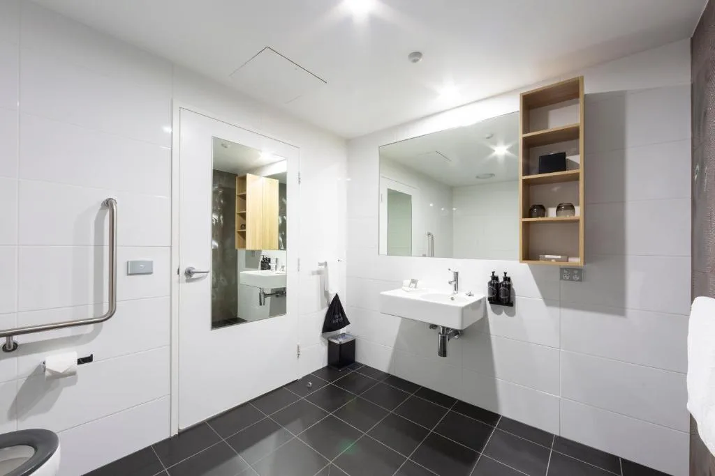 Avenue Hotel Canberra — 3