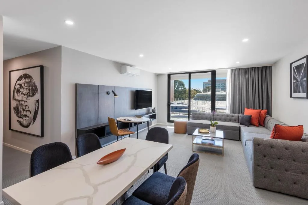 Deco Hotel Canberra — 5