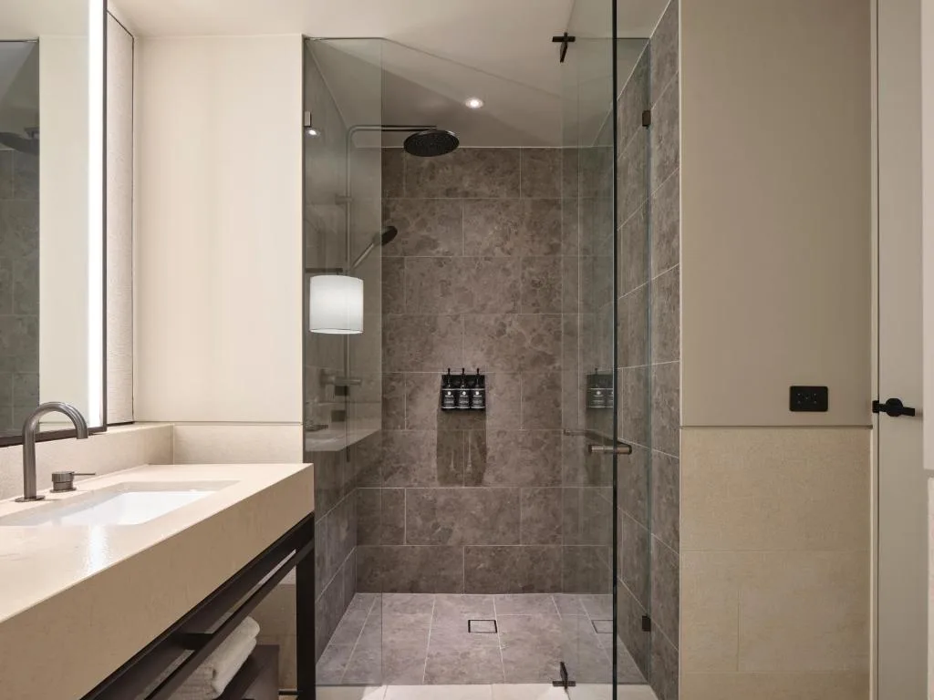 Hotel Realm — 5