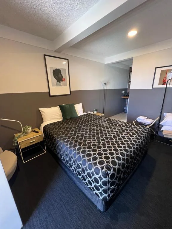 Cessnock Vintage motor inn — 5
