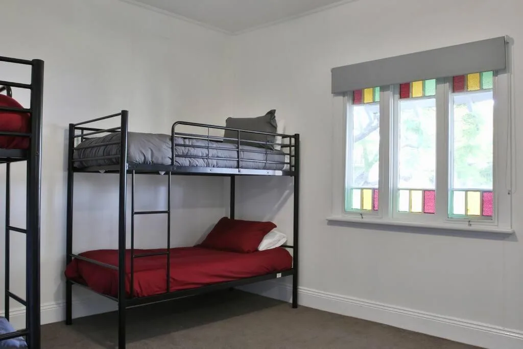 Corner Cottage- Pool Table, WiFi, AC & Firepit — 2