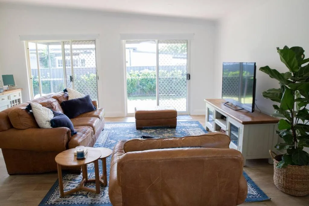 Corner Cottage- Pool Table, WiFi, AC & Firepit — 5