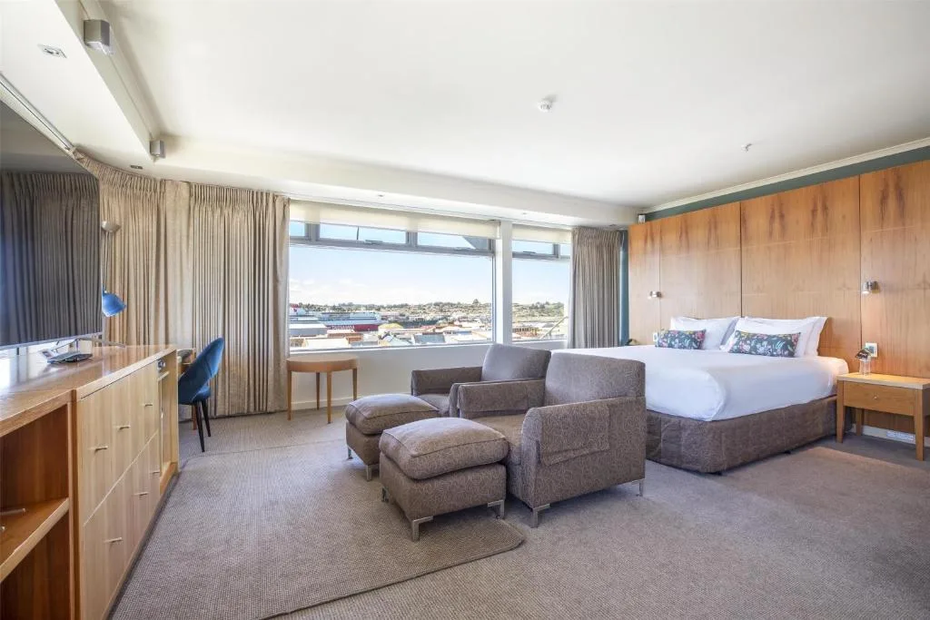 Nightelier Devonport Gateway Hotel — 2