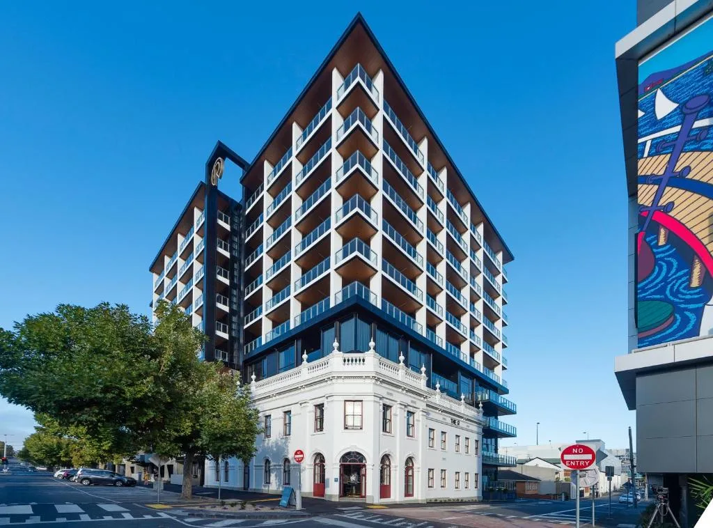 Oaks R Suites Geelong — 5