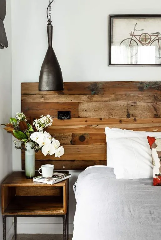 Timber Door Luxury Accommodation Geelong — 4