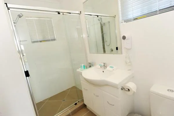 Gladstone Heights Executive Apartments — 3