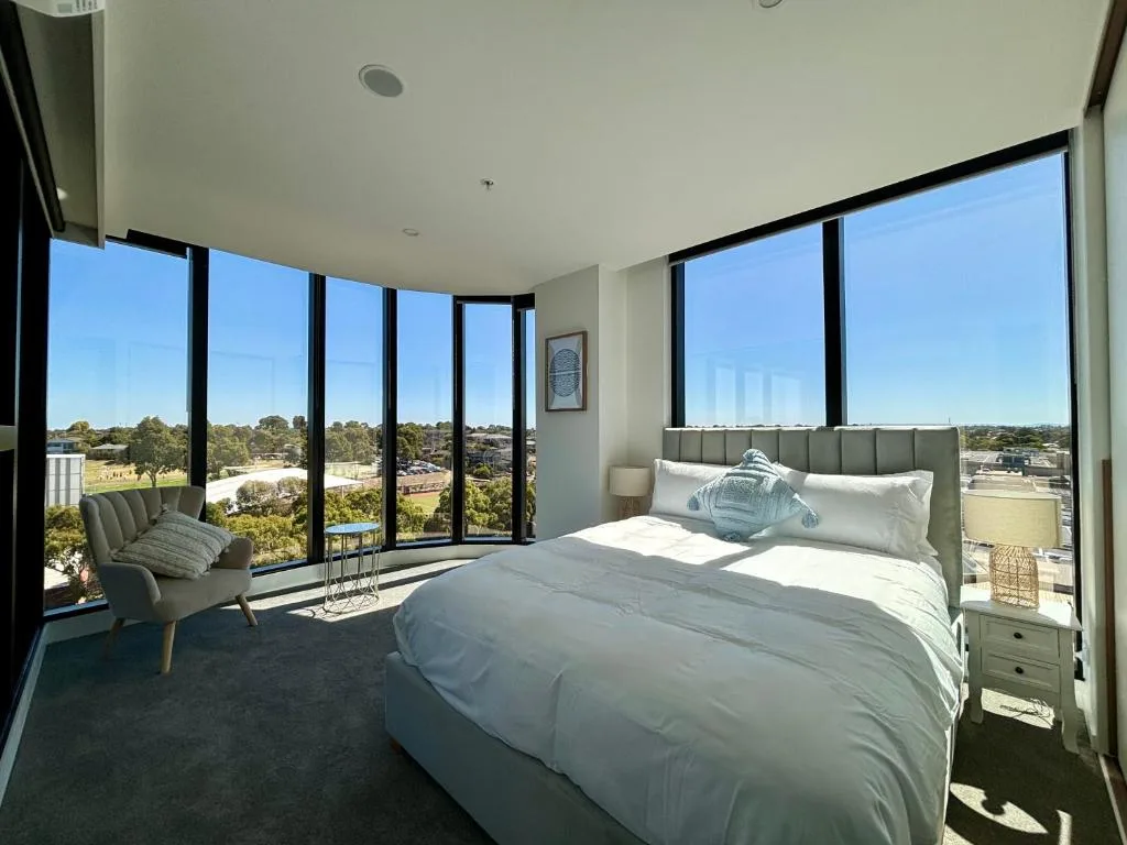 Skygarden Luxury Condo — 5