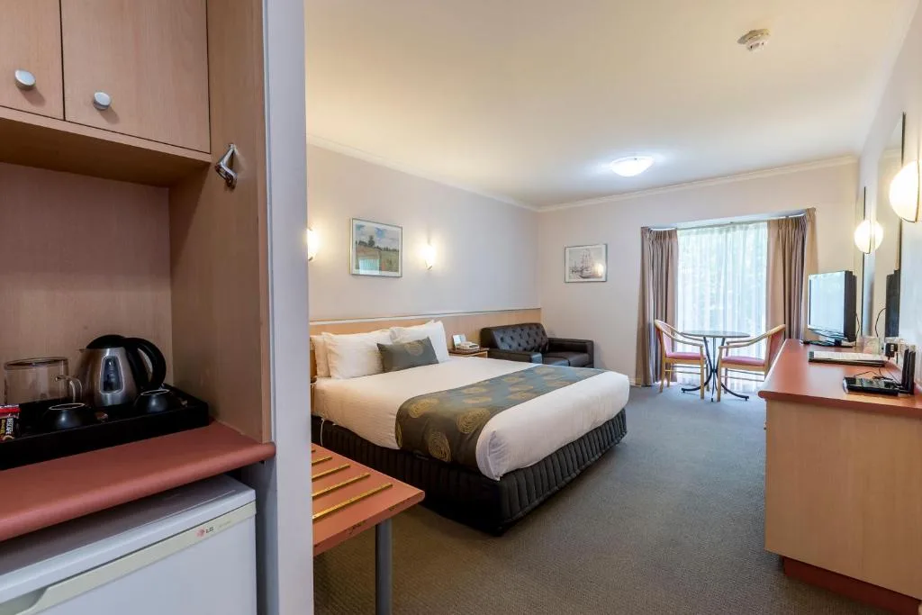 The Waverley International Hotel — 2