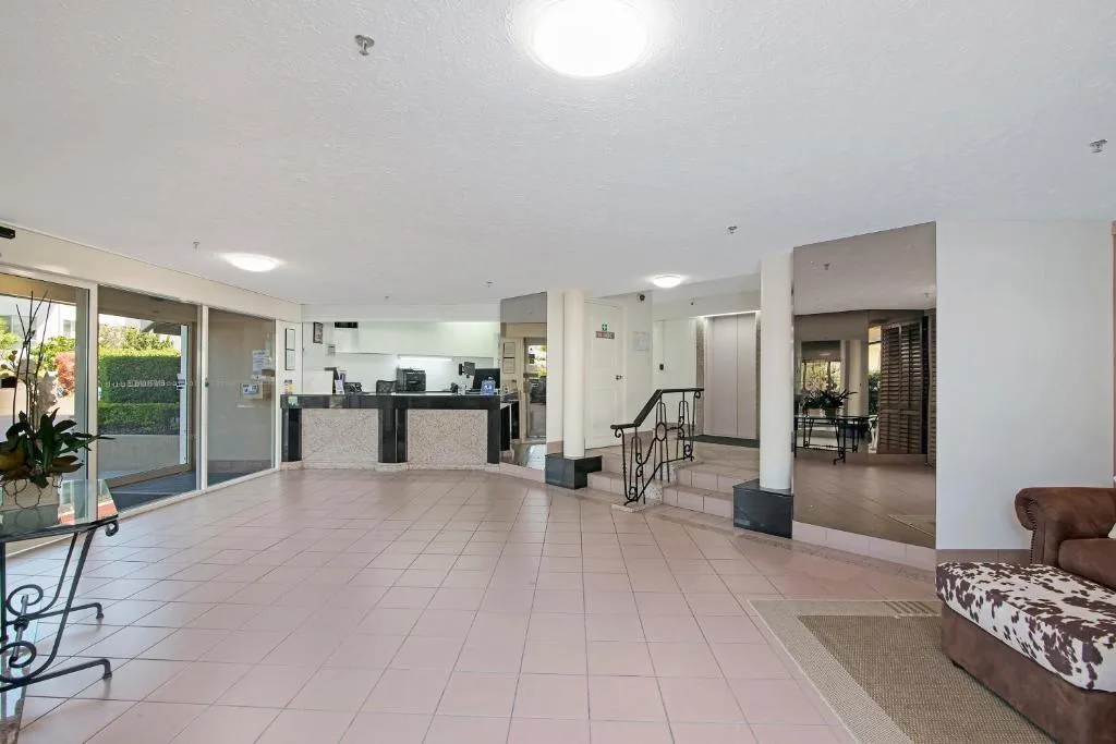 Burleigh Esplanade Apartments — 5
