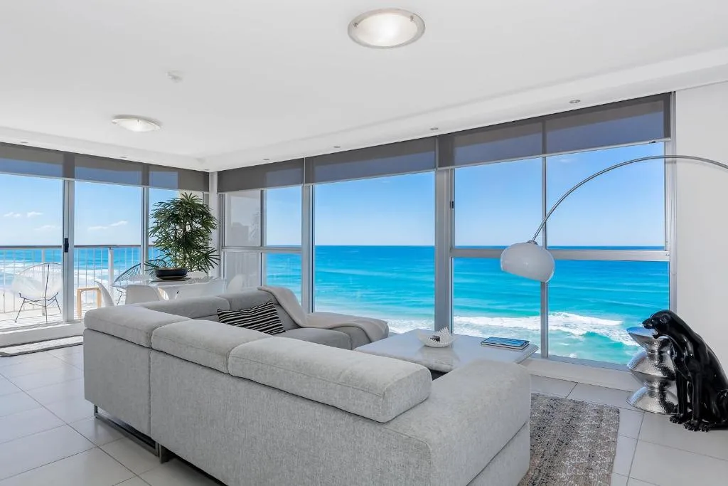 Golden Sands on the Beach - Absolute Beachfront Apartments