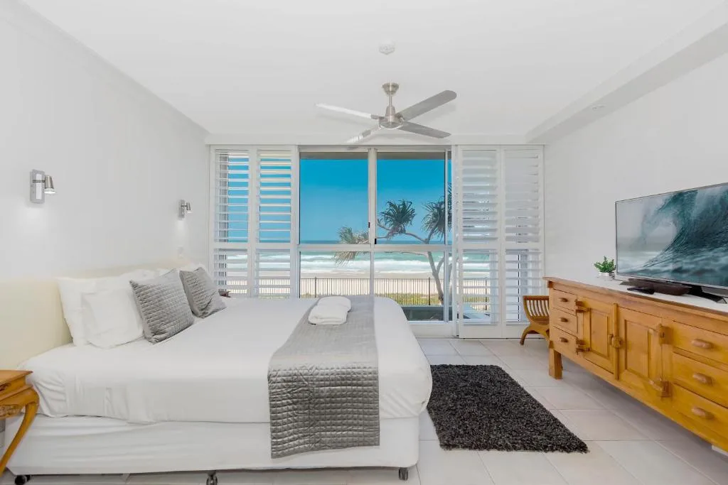 Golden Sands on the Beach - Absolute Beachfront Apartments — 5
