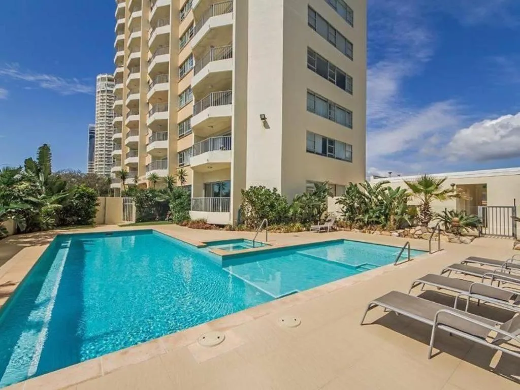 Pacific Plaza Apartments — 4