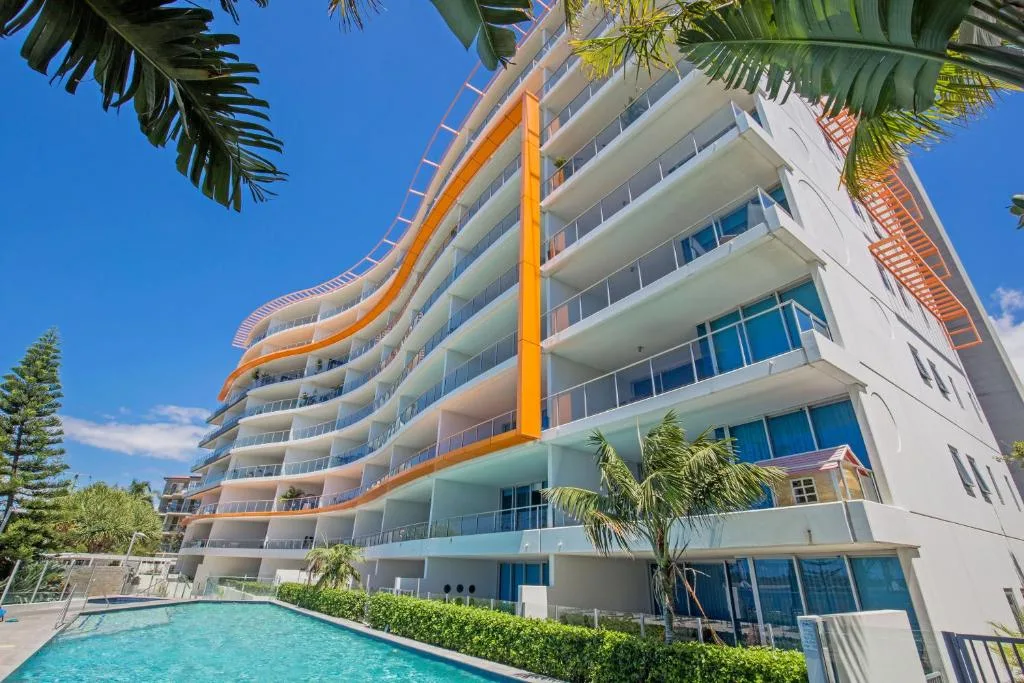 Silvershore Apartments on the Broadwater — 3