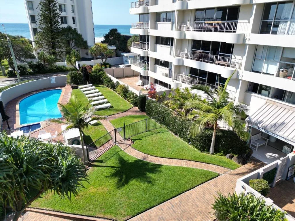 Surfers Chalet — 3