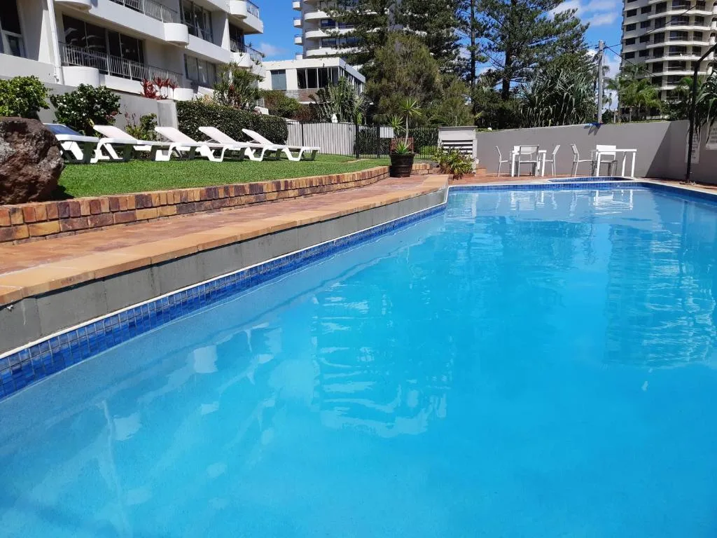 Surfers Chalet — 4