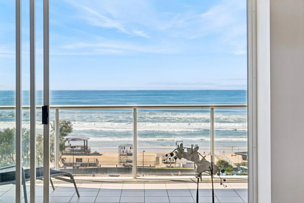 ULTIQA Air On Broadbeach — 5