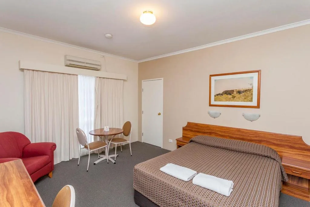 The Kidman Wayside Inn — 2