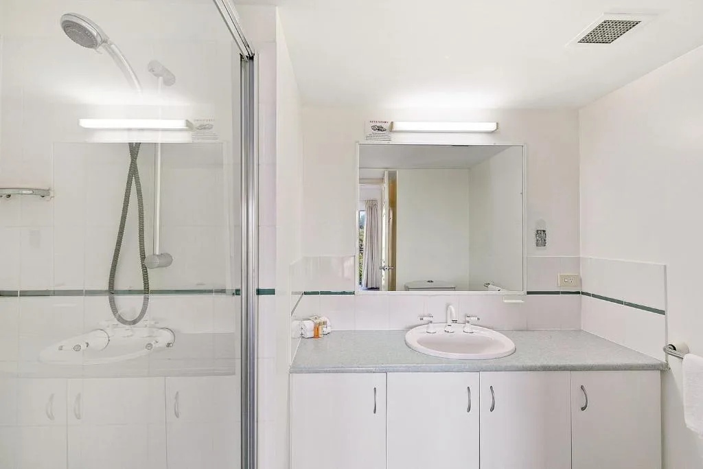 White Crest Apartments — 2