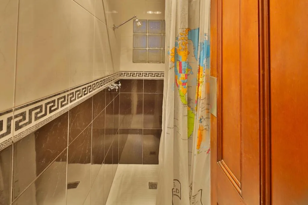 Astor Private Hotel — 3