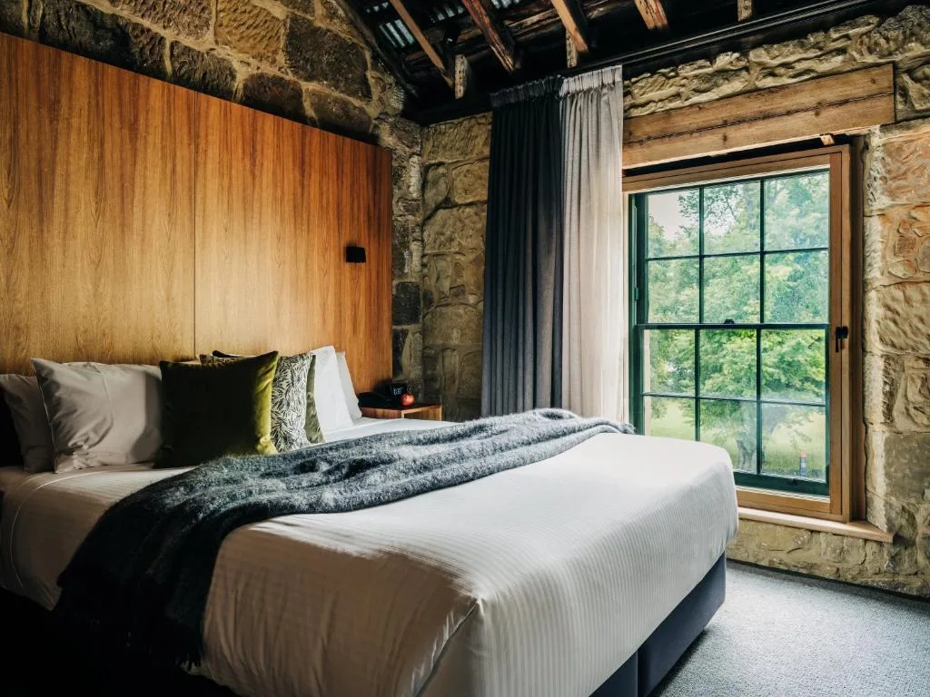 Moss Hotel — 2