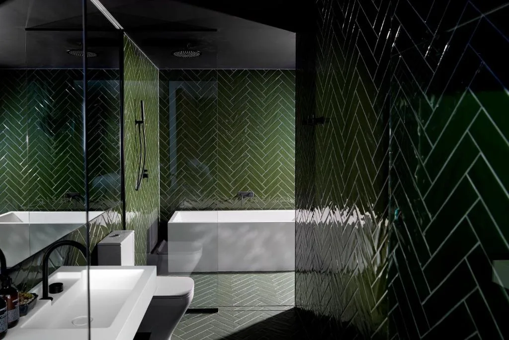 Moss Hotel — 3