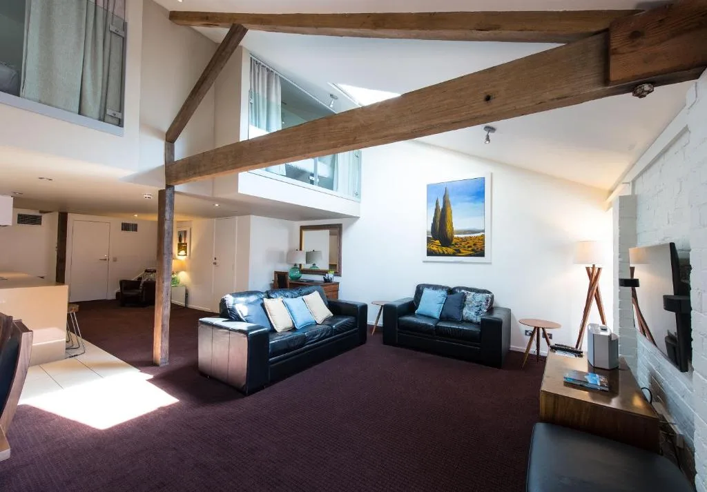 Sullivans Cove Apartments — 2
