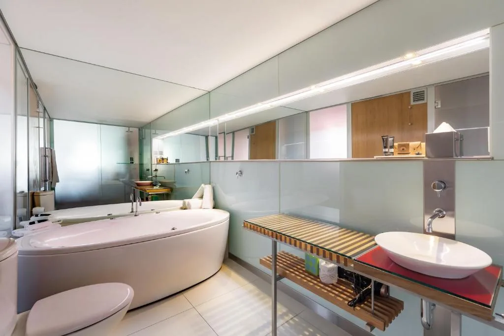 The Henry Jones Art Hotel — 3